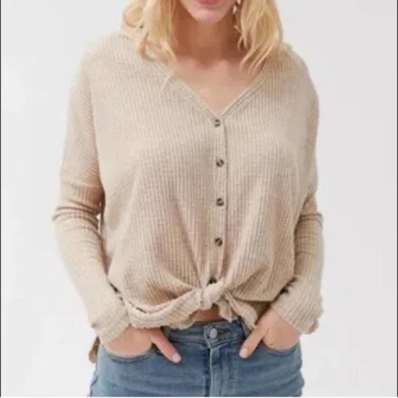 Uo Out From Under Tan Oversized Long Sleeve Button Up Thermal Top Size XS - Picture 2 of 14